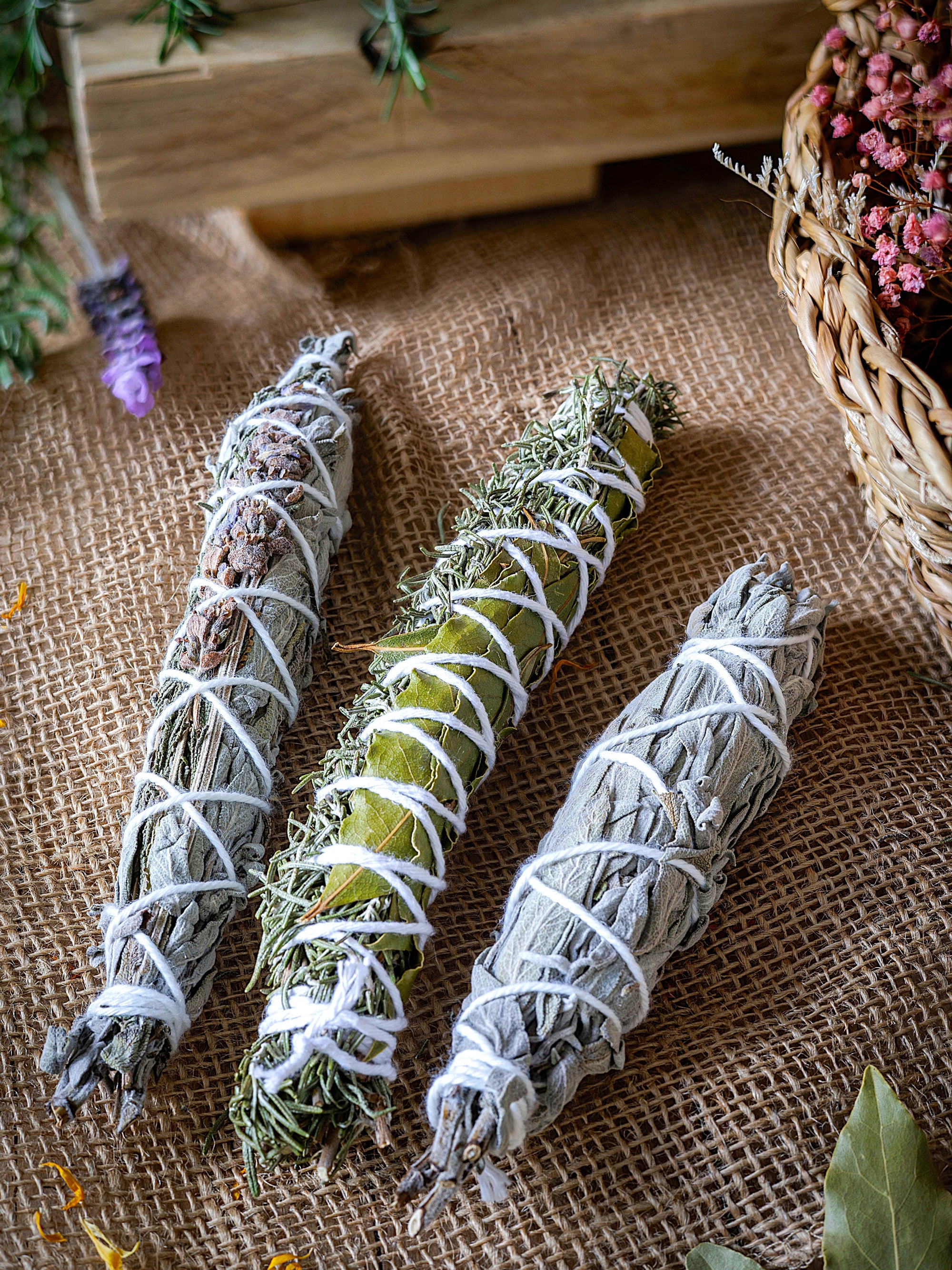 Atados de plantas terapéuticas